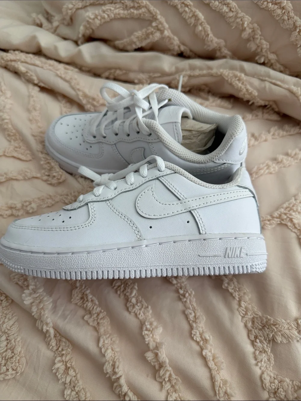 Nike White Kids Sneakers - Classic Low-Top BRAND NEW NEVER WORN!